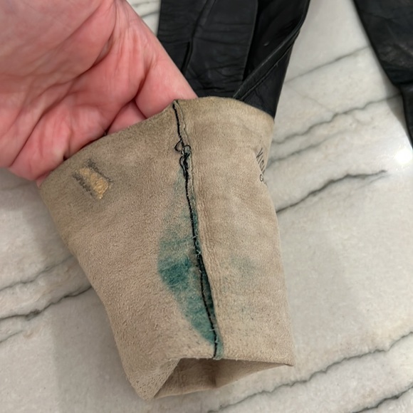 Vintage Leather Gloves - Picture 12 of 16